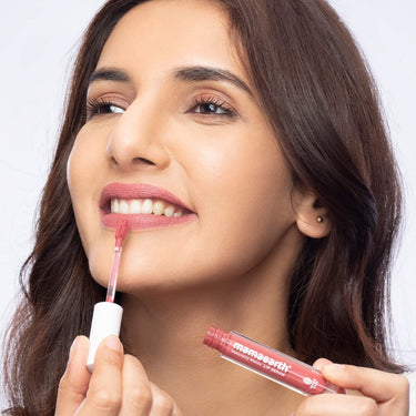 Mamaearth Naturally Matte Lip Serum - Matte Liquid Lipstick with Vitamin C & E For Upto 12 Hour Long Stay - 06 Candylicious Nude (Nude) - 3 ml